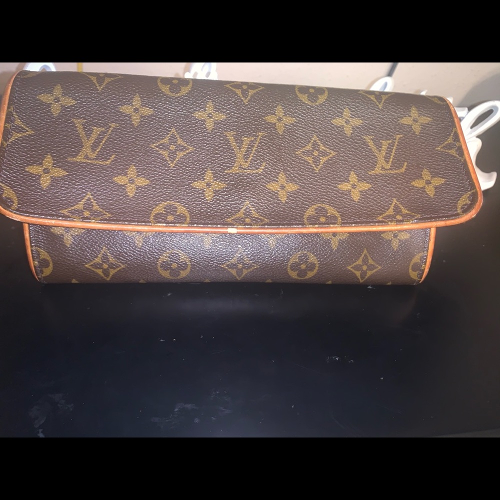 Authentic Louis Vuitton Pochette Twin GM